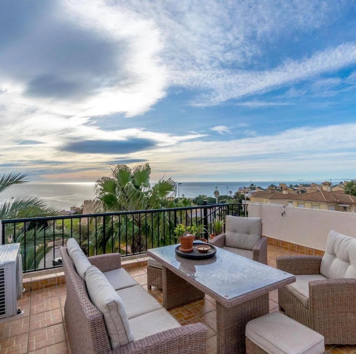 Torre Y Mar Penthouse With Seaviews Apartment Torrevieja